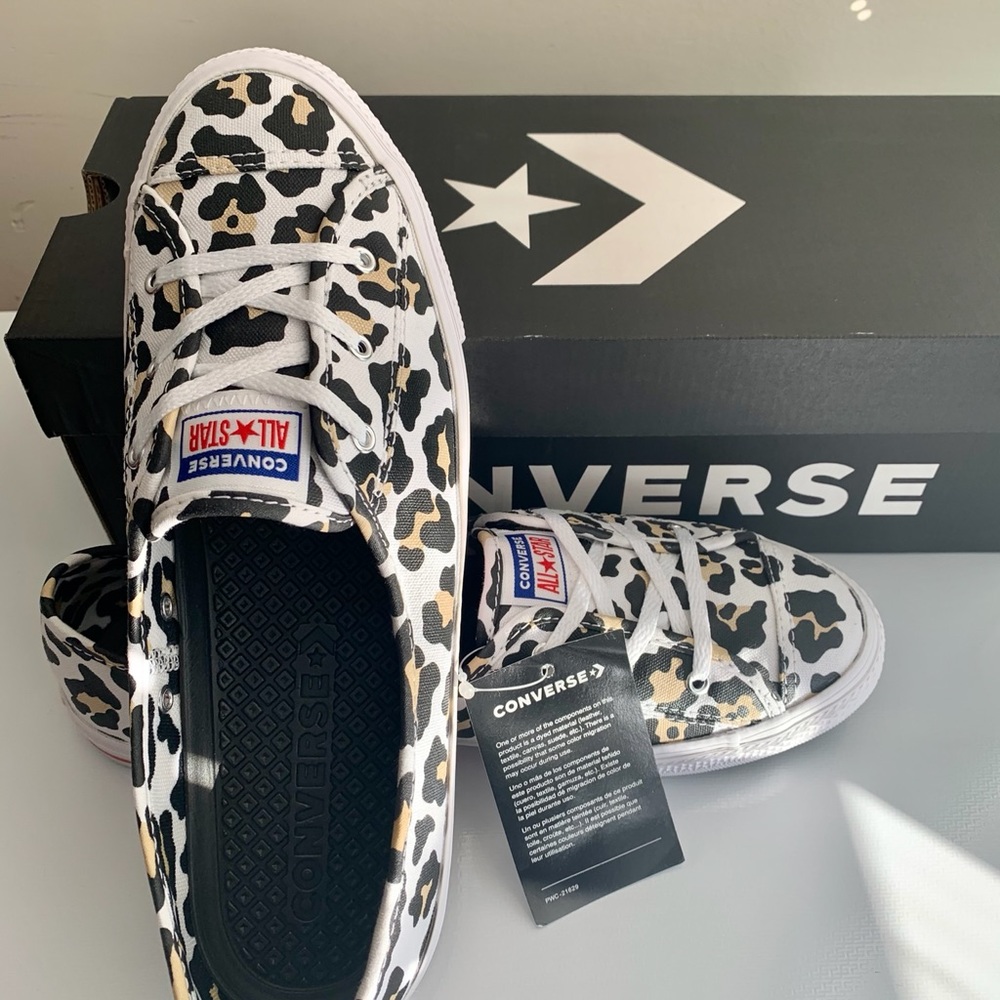 Converse - Women's Chuck T